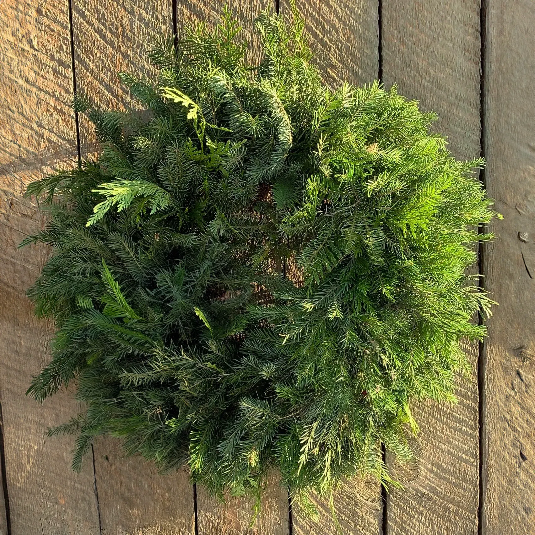 UNDECORATED MIXED WREATH.webp